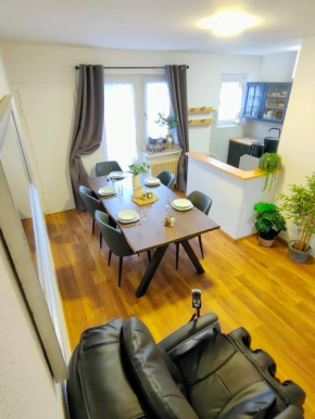 Large Central Apartment - MODERN & Fully Equipped - near fair